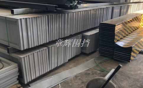 簡(jiǎn)易圍擋在保障交通安全方面有哪些作用？（簡(jiǎn)易圍擋在交通中的應(yīng)用價(jià)值）