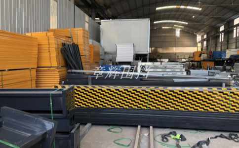 簡易圍擋在垃圾清運(yùn)和危險廢物處理中的使用壽命如何?(垃圾清運(yùn)和廢物處理中簡易圍擋的定期維護(hù)與更新?lián)Q代策略) 簡易圍擋在垃圾清運(yùn)和危險廢物處理中的使用壽命如何?(垃圾清運(yùn)和廢物處理中簡易圍擋的定期維護(hù)與更新?lián)Q代策略)